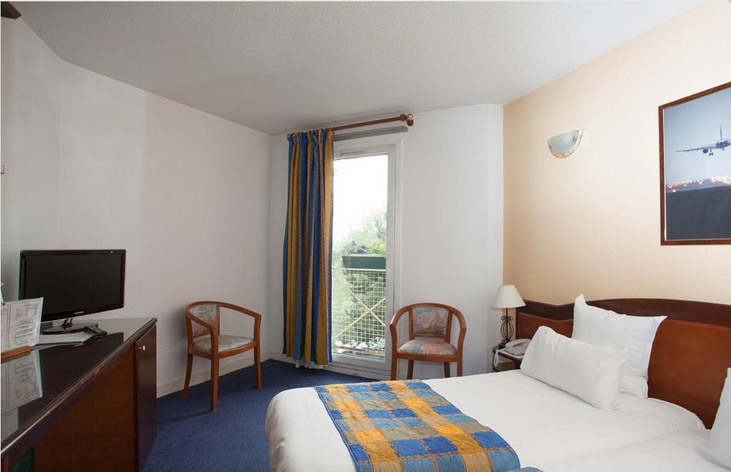 Hotel Air Plus Orly Bagian luar foto